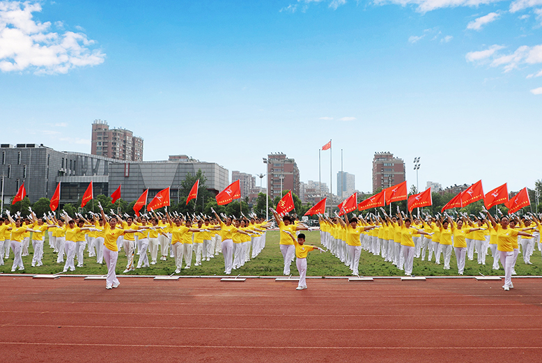 “喜迎二十大永遠(yuǎn)跟黨走奮進(jìn)新征程”全縣廣場舞展演活動(dòng)