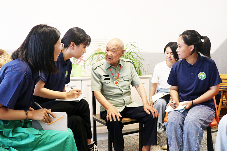 鹽城工學(xué)院社會實踐宣講團(tuán)來我縣采訪挖掘抗戰(zhàn)故事
